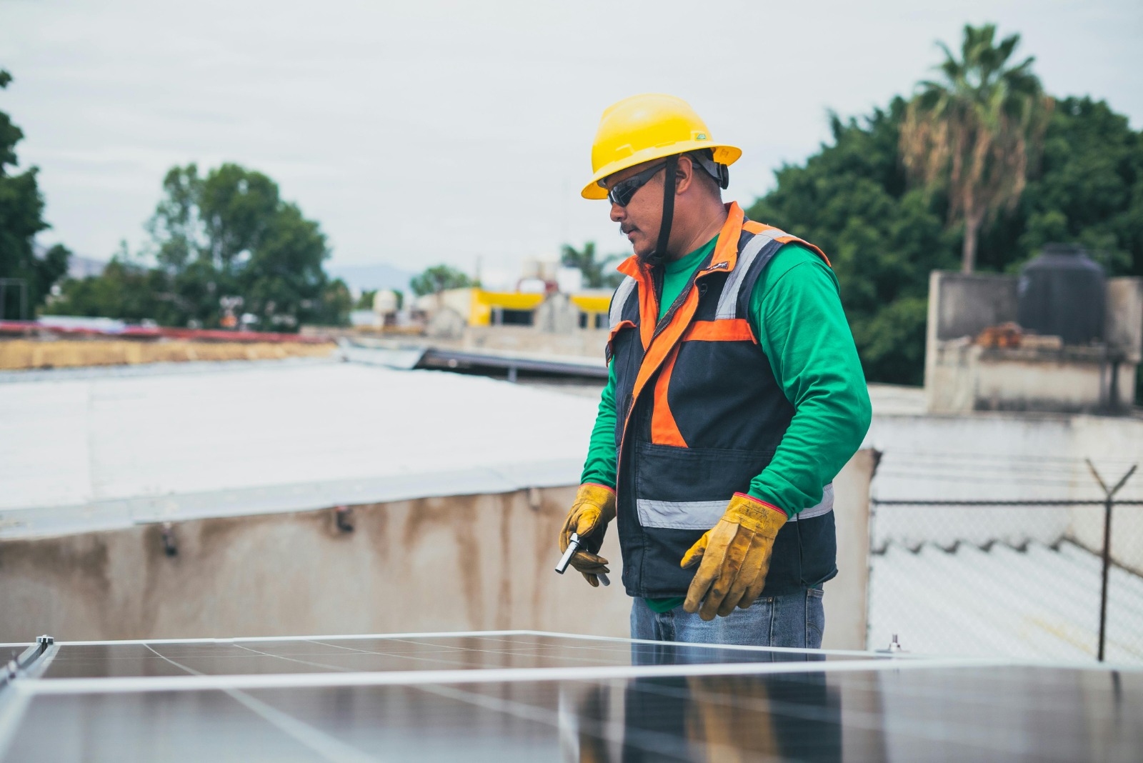 Commercial Solar Panels Nottingham Solutions for Maximum Output