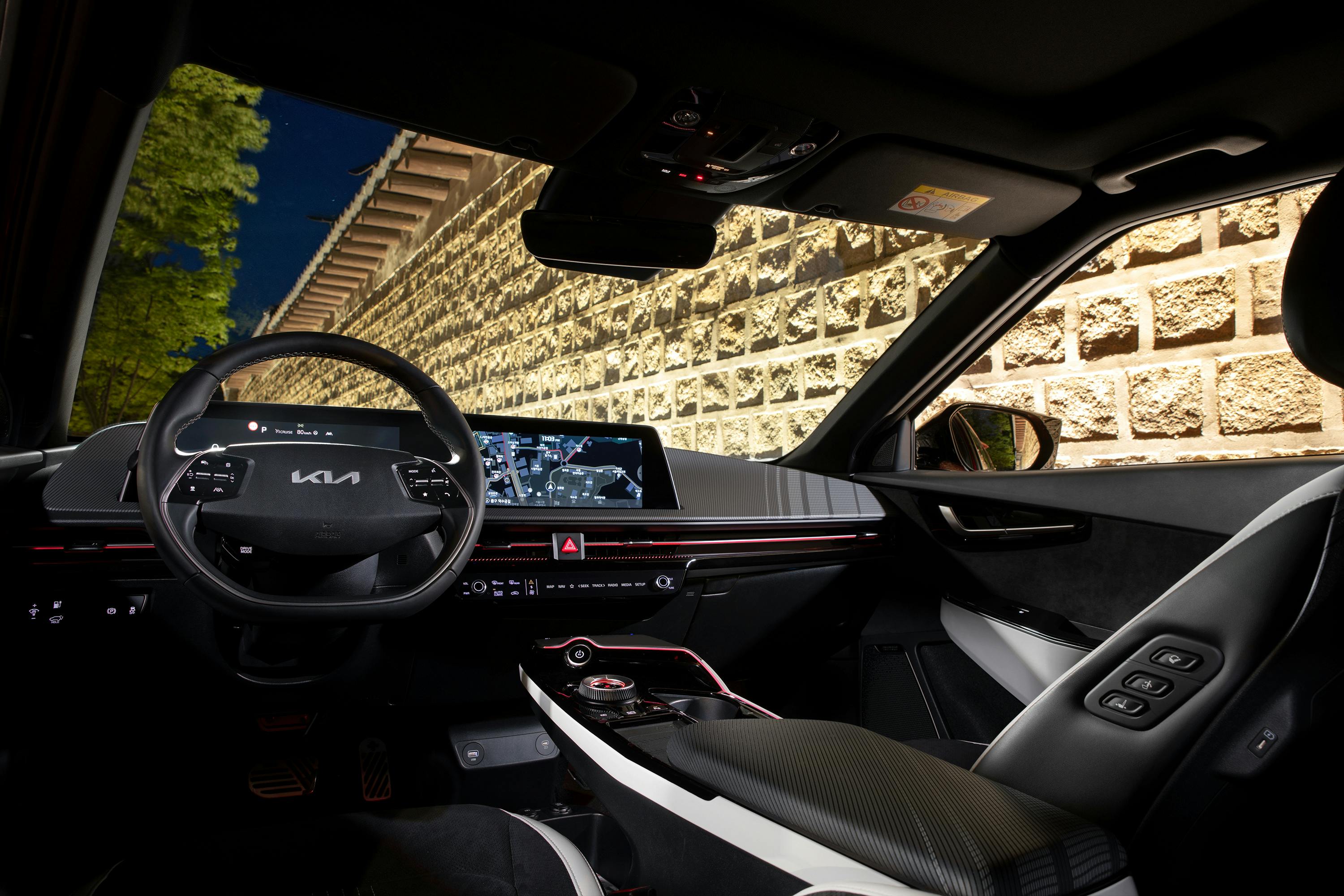 Private Seattle to Vancouver Limo with Professional Drivers